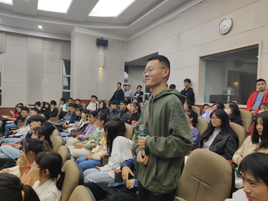 辩论队表演赛新闻稿（初改）343.png